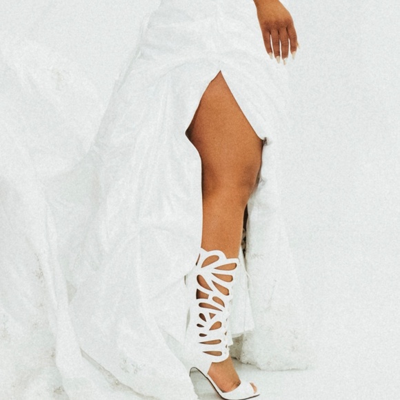 Wedding dress - Picture 3 of 3